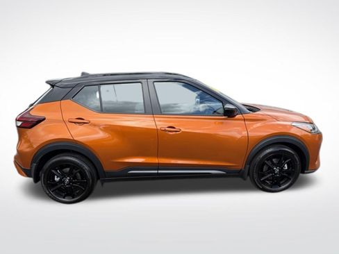Used 2024 Nissan Kicks SR FWD image 2