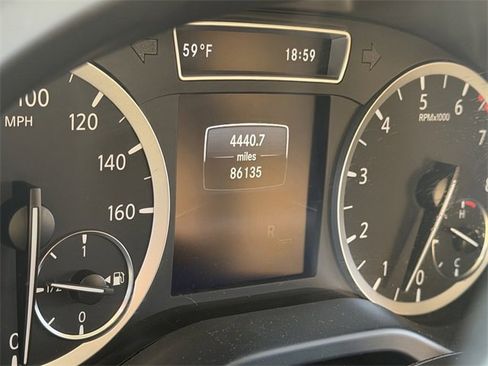 Used 2017 INFINITI QX30 Premium w/ Navigation Package image 9