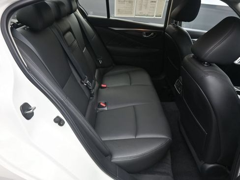 Used 2019 INFINITI Q50 Luxe w/ Essential Package (3.0T Luxe) AWD/4WD image 23