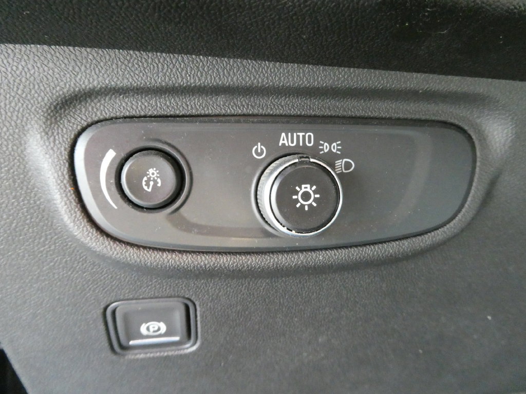 Certified 2024 GMC Terrain SLE w/ Driver Convenience Package FWD image 27