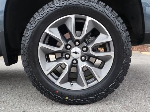 Used 2020 Chevrolet Silverado 1500 RST w/ RST Value Package AWD/4WD image 11