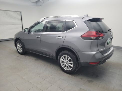 Used 2018 Nissan Rogue SV AWD/4WD image 3