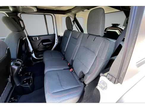 Certified 2025 Jeep Wrangler Unlimited Rubicon AWD/4WD image 35