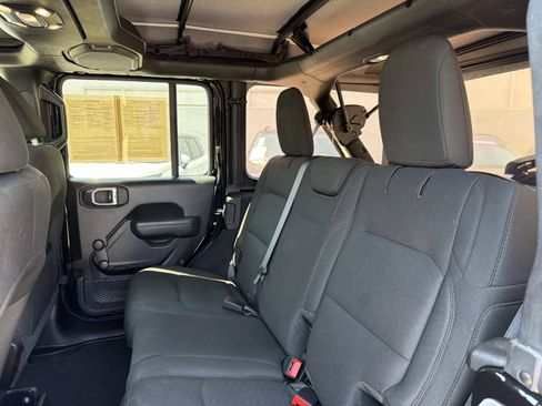Used 2022 Jeep Wrangler Unlimited Sport AWD/4WD image 13