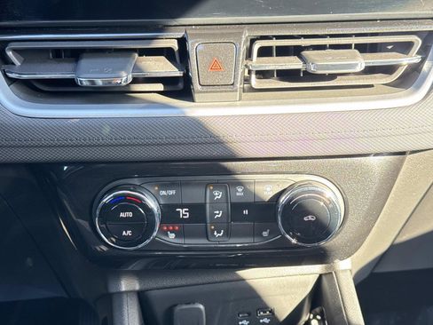 Used 2025 Chevrolet TrailBlazer LT w/ Convenience Package image 5