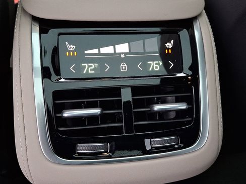 New 2026 Volvo XC90 T8 Ultra w/ Lounge Package image 7