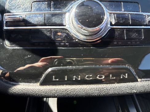 Used 2022 Lincoln Corsair AWD w/ Premium Package image 27