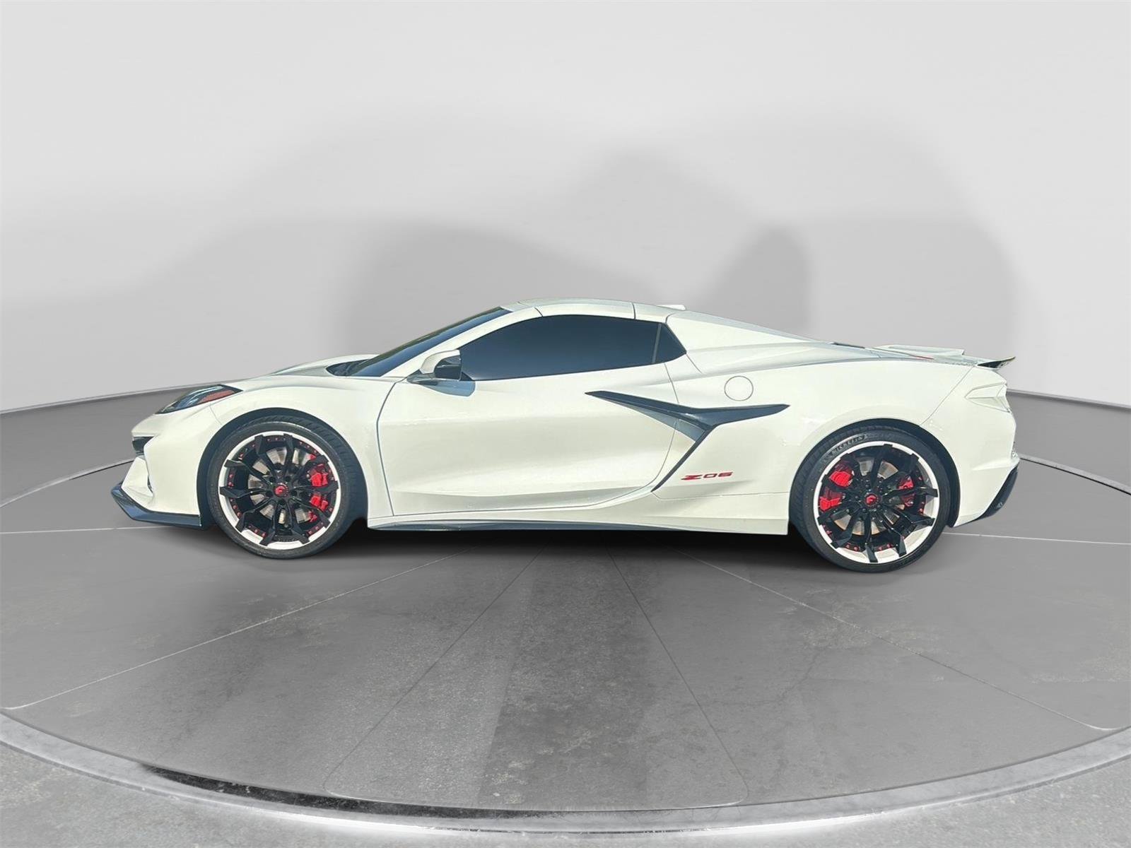 Used 2025 Chevrolet Corvette Z06 w/ Stealth Interior Trim Package RWD image 8