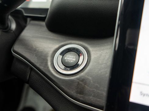 Used 2023 Jeep Grand Cherokee L Limited w/ Luxury Tech Group II image 23