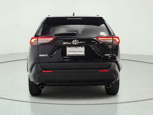 Used 2020 Toyota RAV4 XLE w/ Carpet Mat Package FWD image 6