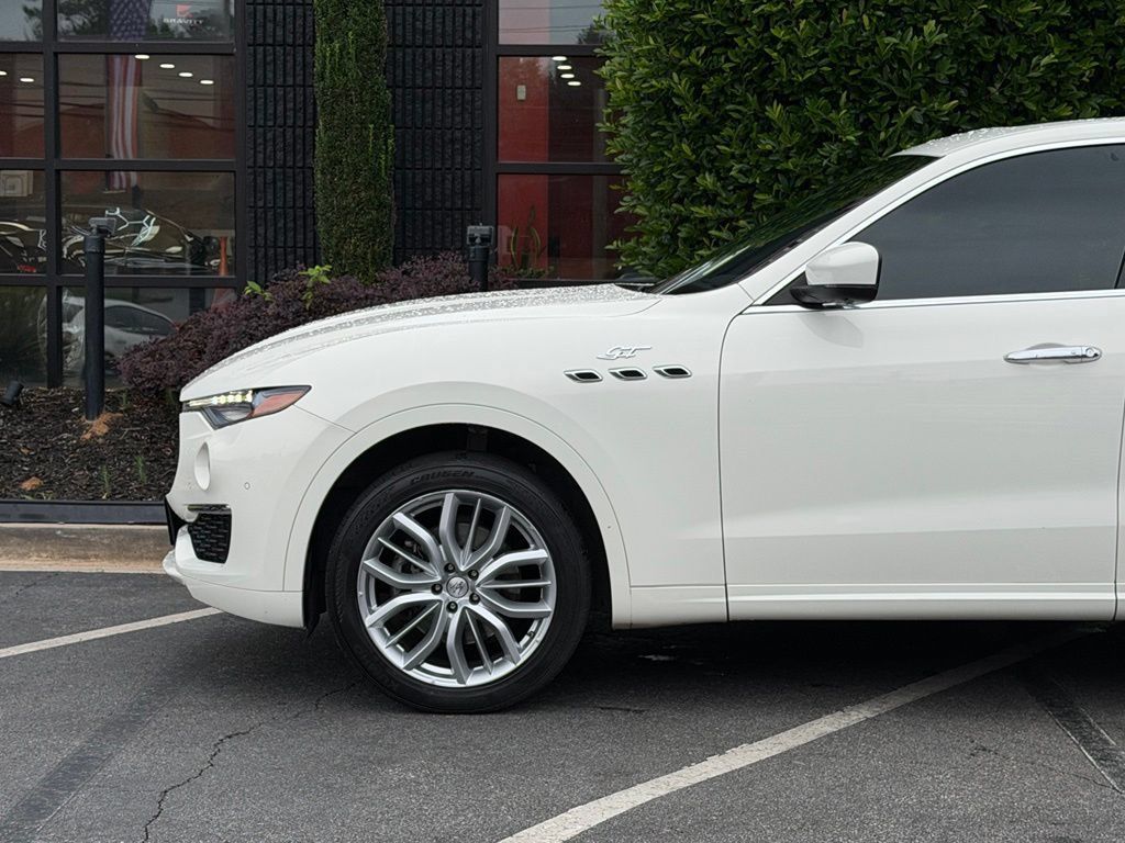 Used 2022 Maserati Levante GT AWD/4WD image 10