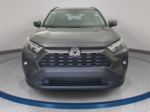 Used 2023 Toyota RAV4 XLE Premium AWD/4WD image 2
