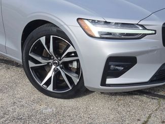 Used 2024 Volvo S60 B5 Core FWD video 3