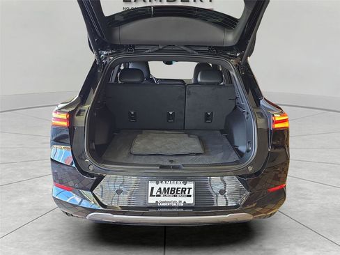 Used 2025 Chevrolet Equinox EV LT w/ Convenience Package image 26