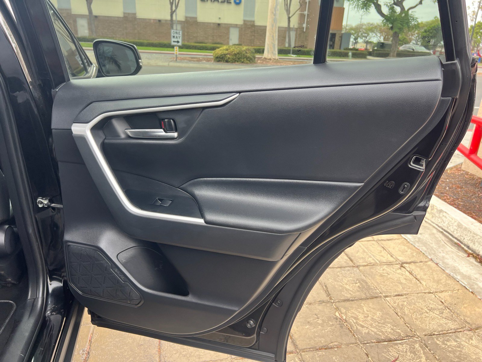 Used 2021 Toyota RAV4 XLE FWD image 24