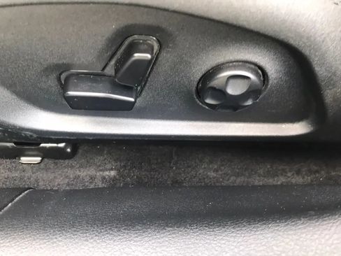 Used 2019 Jeep Compass Latitude w/ Popular Equipment Group AWD/4WD image 14