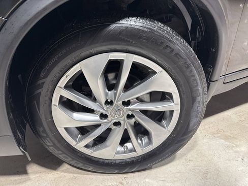 Used 2015 Nissan Rogue SL w/ SL Premium Package image 2