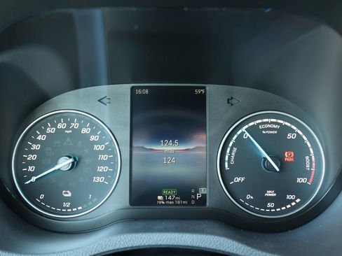 Used 2024 Mercedes-Benz eSprinter 170 Cargo image 8