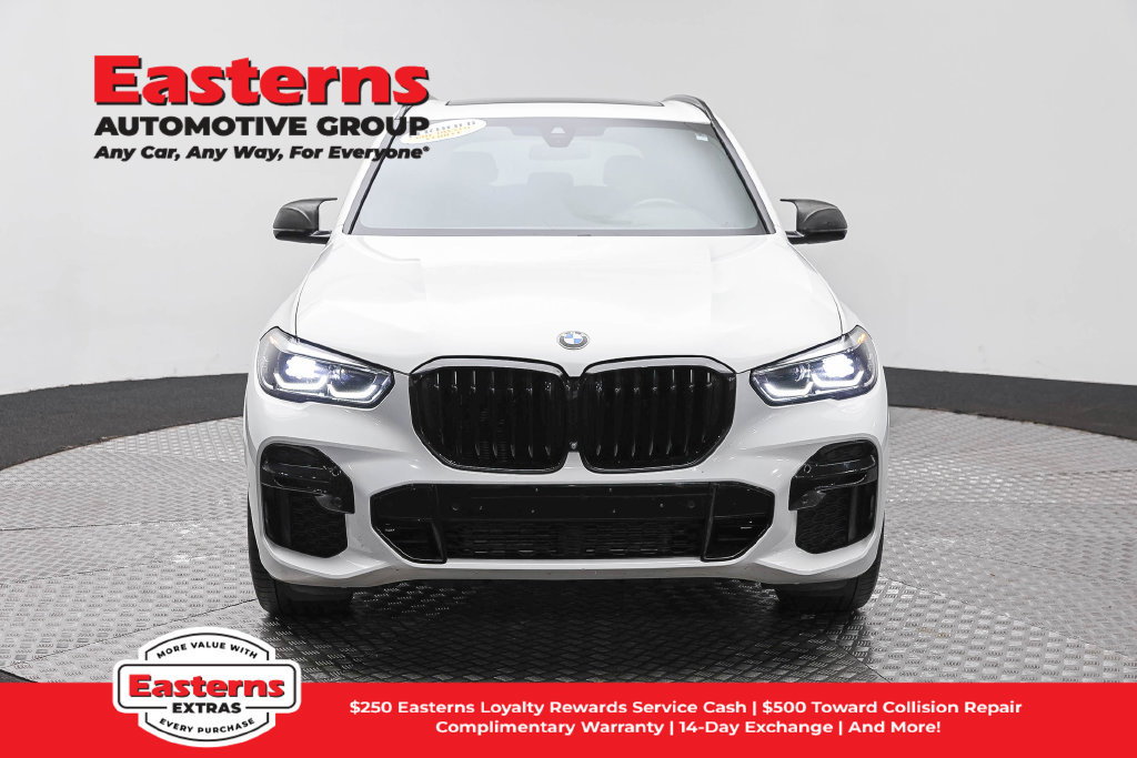 Used 2022 BMW X5 xDrive40i w/ M Sport Package AWD/4WD image 3