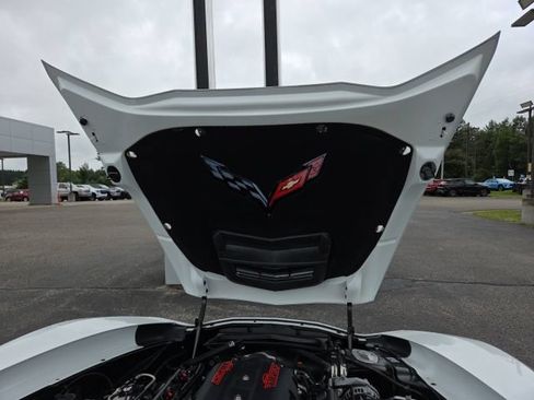 Used 2018 Chevrolet Corvette Stingray Coupe w/ 1LT RWD image 65