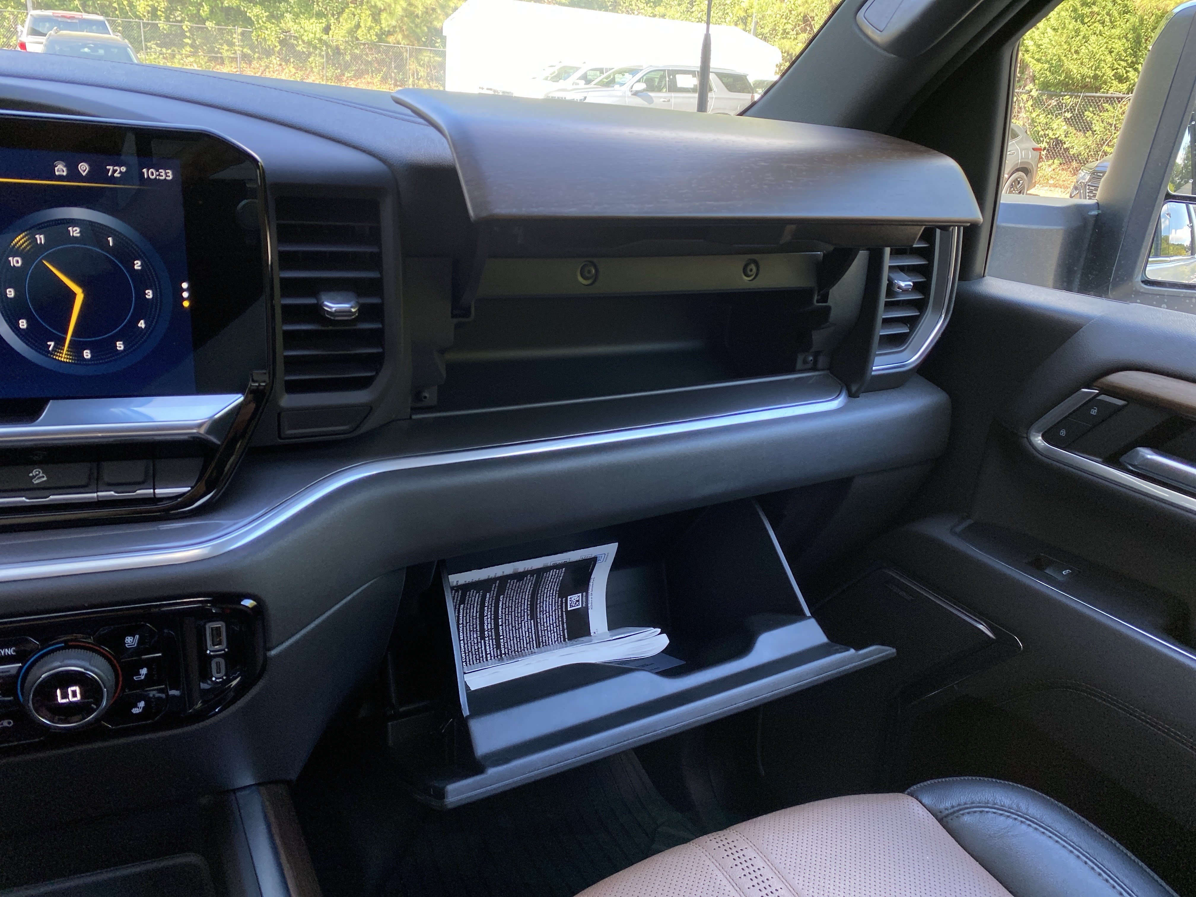 Used 2024 Chevrolet Silverado 2500 High Country w/ High Country Premium Package AWD/4WD image 33