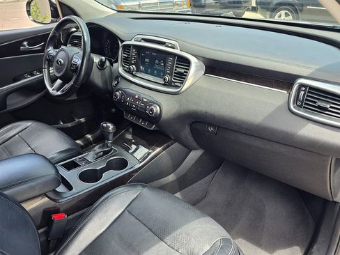 Used 2017 Kia Sorento EX w/ EX V6 Premium Package FWD image 13