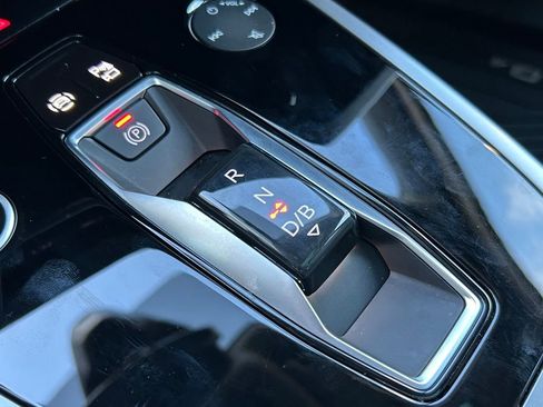 Used 2023 Audi Q4 e-tron Premium Plus w/ Premium Plus image 33