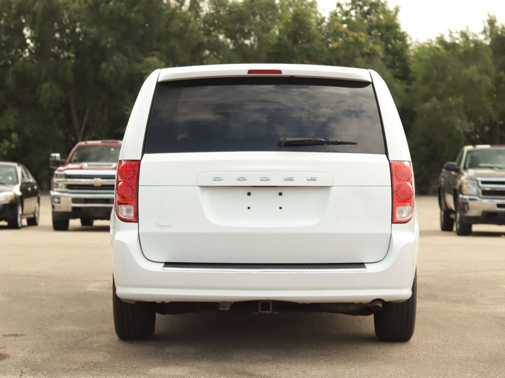 Used 2016 Dodge Grand Caravan American Value Package FWD image 6