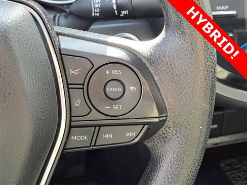 Used 2019 Toyota Camry LE image 12