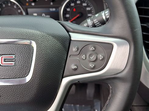 Used 2023 GMC Acadia SLT w/ LPO, Floor Liner Package FWD image 18