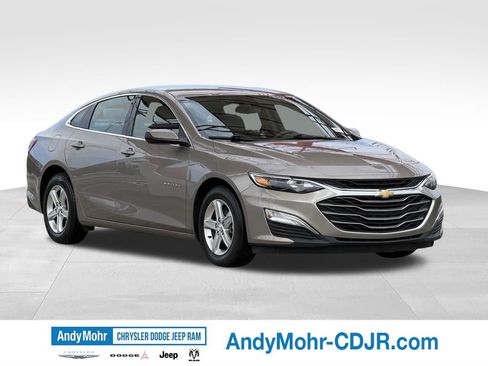 Used 2022 Chevrolet Malibu LS w/ Driver Confidence Package II FWD image 1