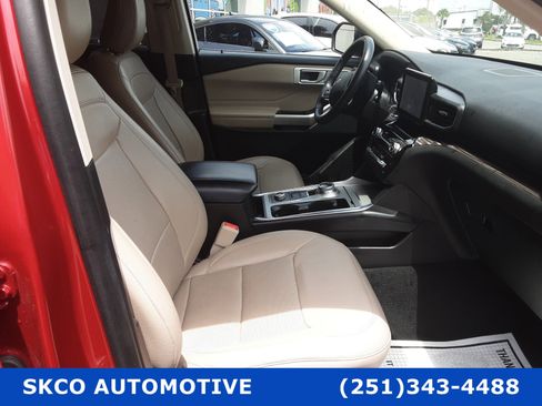 Used 2023 Ford Explorer Limited image 13