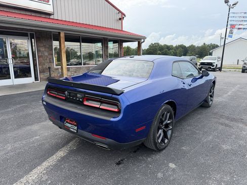 Used 2019 Dodge Challenger SXT w/ Blacktop Package RWD image 4