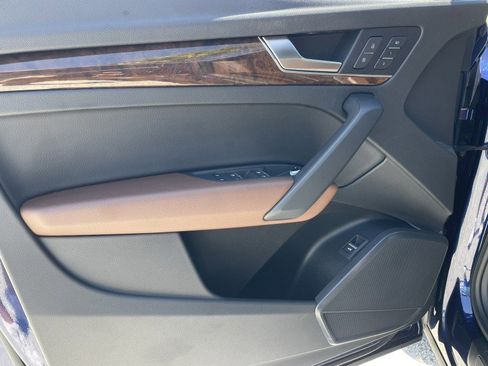 Used 2020 Audi Q5 2.0T Premium w/ Convenience Package image 28