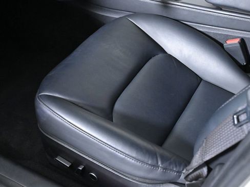 Used 2021 Tesla Model 3 Standard Range Plus image 21