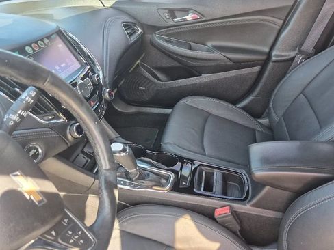 Used 2017 Chevrolet Cruze Premier FWD image 18