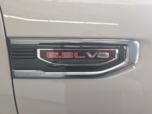 Used 2026 GMC Sierra 1500 AT4 w/ AT4 Premium Package AWD/4WD image 10
