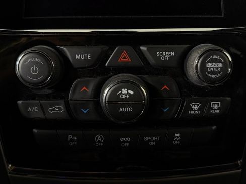 Used 2020 Jeep Grand Cherokee Altitude AWD/4WD image 24