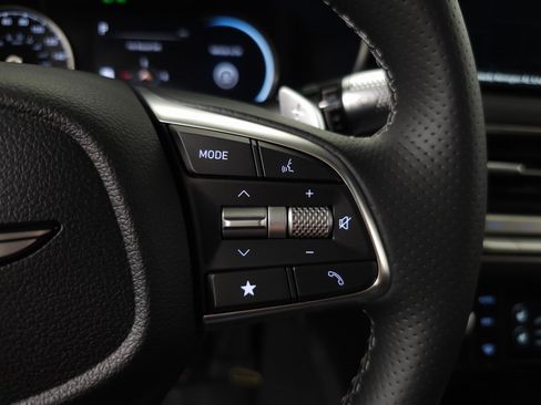 Used 2026 Genesis G70 2.5T Prestige image 17