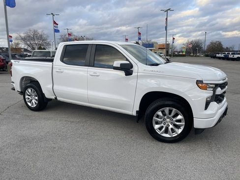 Used 2022 Chevrolet Silverado 1500 Custom image 2