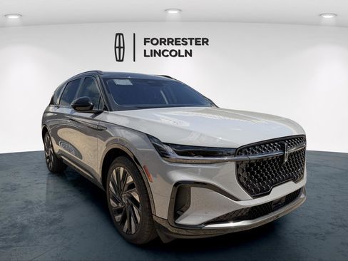 New 2026 Lincoln Nautilus Reserve w/ Jet Appearance Package AWD/4WD image 1