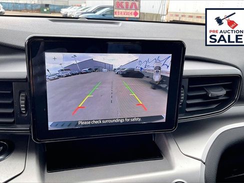 Used 2022 Ford Explorer XLT image 21