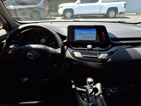 Used 2018 Toyota C-HR XLE FWD image 24