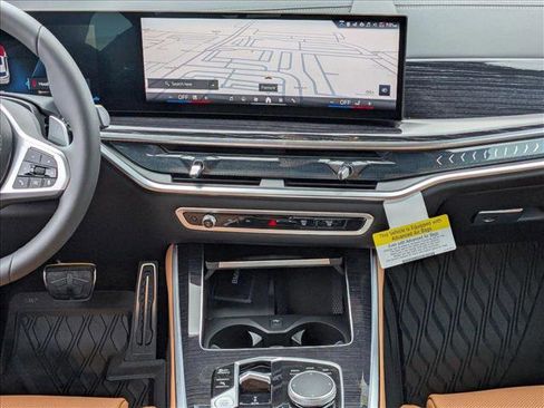 Used 2026 BMW X5 xDrive40i w/ M Sport Package image 11