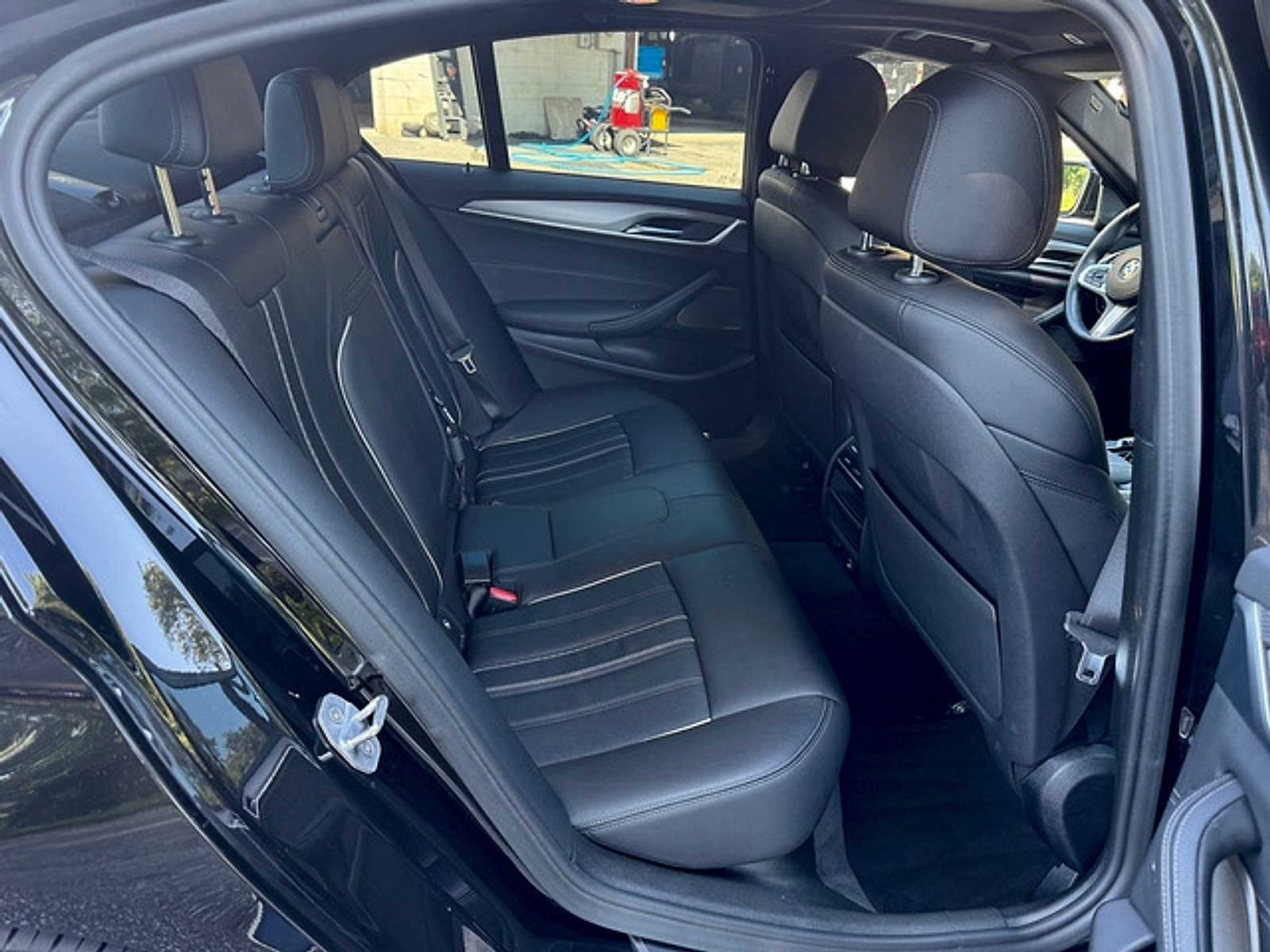 Used 2019 BMW 530i w/ M Sport Package RWD image 15