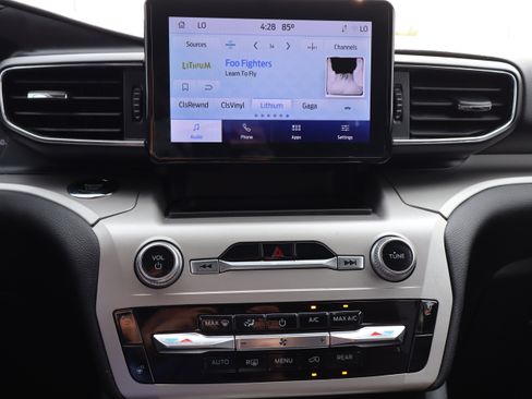 Used 2023 Ford Explorer XLT w/ Equipment Group 202A image 21