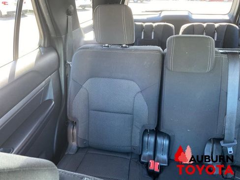 Used 2018 Ford Explorer XLT w/ Equipment Group 201A FWD image 21