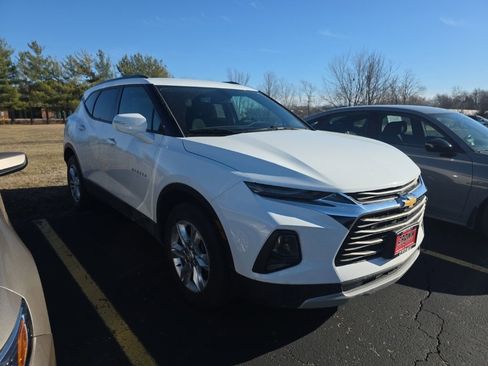 Used 2019 Chevrolet Blazer LT image 3