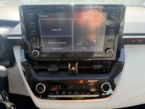Used 2022 Toyota Corolla LE FWD image 18