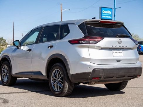 Used 2024 Nissan Rogue S AWD/4WD image 7
